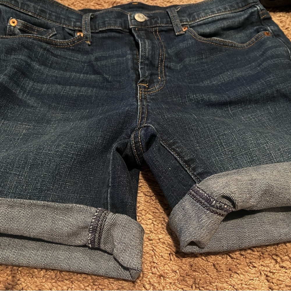 Gap women’s denim shorts and a size 29 or six fold ability if needed.